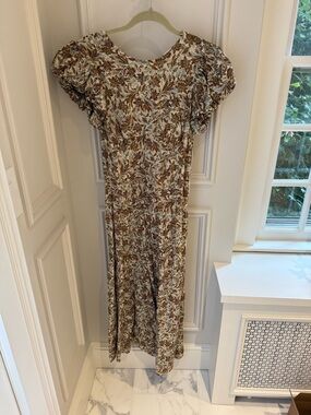 Doen Rhodia Dress - Floral Puff-Sleeve Midi Dress in Cream and Brown (L)